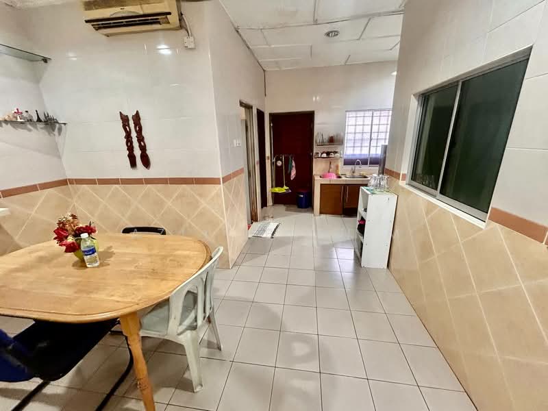 1-storey Terraced House for Sale in Taman Sri Cheras Jaya (Cheras) - Azli Ibrahim - Kitchen - PropertyGuru.com.my