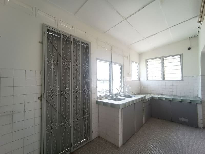 2-storey Terraced House for Sale in Ipoh (Perak) - Qazin Khoo - Kitchen - PropertyGuru.com.my