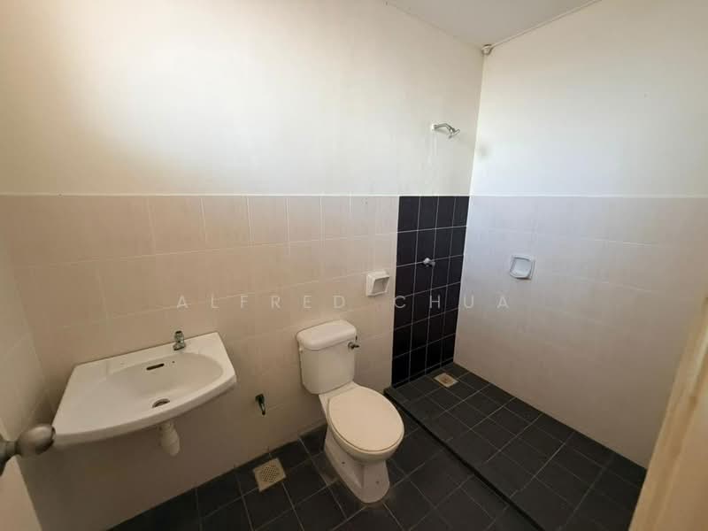 Kondominium untuk Dijual di MJC Upper Sanctuary - Alfred Chua - Bathroom - PropertyGuru.com.my