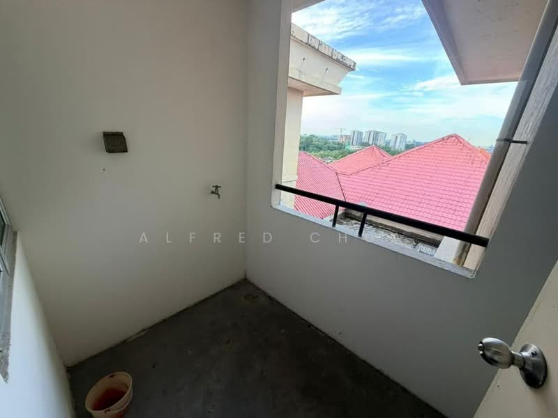 Kondominium untuk Dijual di MJC Upper Sanctuary - Alfred Chua - Balcony - PropertyGuru.com.my
