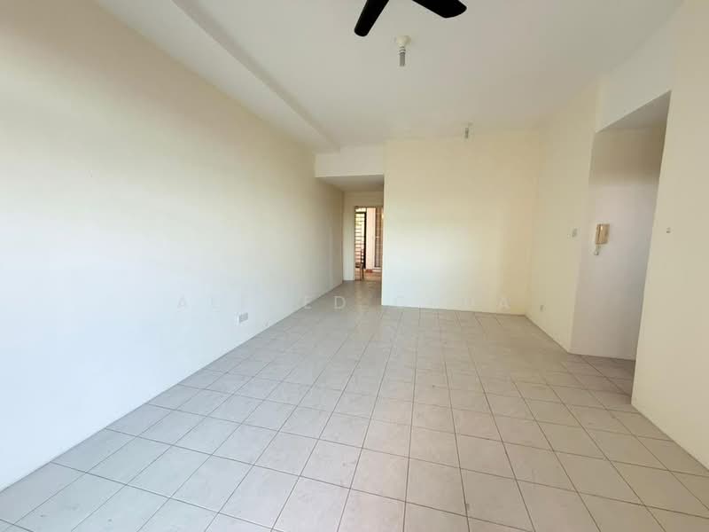 Kondominium untuk Dijual di MJC Upper Sanctuary - Alfred Chua - Living Room - PropertyGuru.com.my