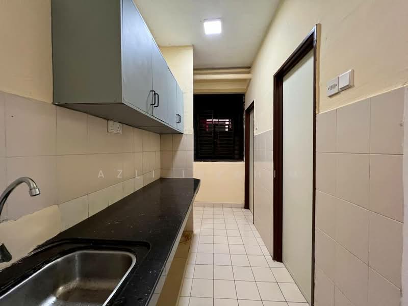 Rumah Flat untuk Dijual di Taman Seri Berembang - Azli Ibrahim - Kitchen - PropertyGuru.com.my