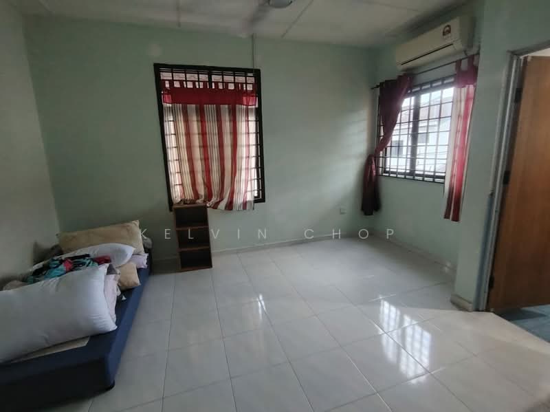 2-storey Terraced House for Sale in Permas Jaya (Johor Bahru) - Kelvin Chop - Bedroom - PropertyGuru.com.my