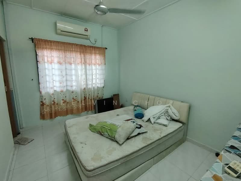 2-storey Terraced House for Sale in Permas Jaya (Johor Bahru) - Kelvin Chop - Bedroom - PropertyGuru.com.my