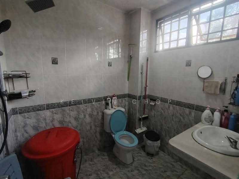 2-storey Terraced House for Sale in Permas Jaya (Johor Bahru) - Kelvin Chop - Bathroom - PropertyGuru.com.my