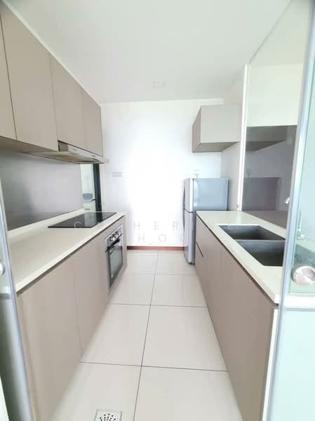 Service Residence for Rent at Crescent Bay Suites (Teluk Bayu) - Catherine Khoo - Kitchen - PropertyGuru.com.my