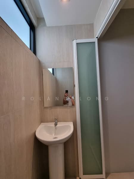 Servis Apartment untuk Disewa di Lumi Tropicana Serviced Residence - Roland Long - Bathroom - PropertyGuru.com.my