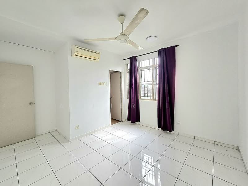 Pangsapuri untuk Dijual di Crystal Tower (Pangsapuri Kristal) - Azli Ibrahim - Interior - PropertyGuru.com.my