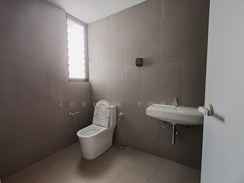 3-storey Terraced House for Sale in Taman Bukit Serdang (Seri Kembangan) - Joshua Yong - Bathroom - PropertyGuru.com.my