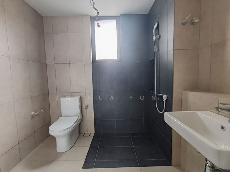 3-storey Terraced House for Sale in Taman Bukit Serdang (Seri Kembangan) - Joshua Yong - Bathroom - PropertyGuru.com.my