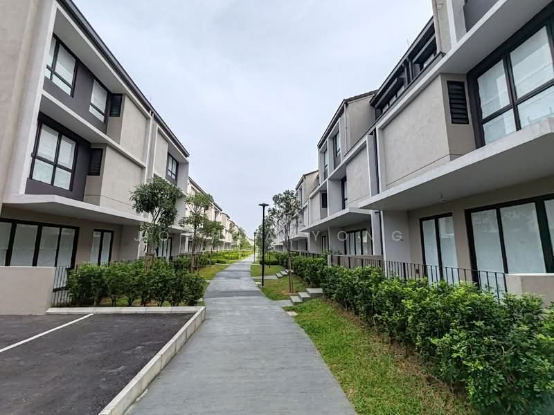 3-storey Terraced House for Sale in Taman Bukit Serdang (Seri Kembangan) - Joshua Yong - Exterior - PropertyGuru.com.my