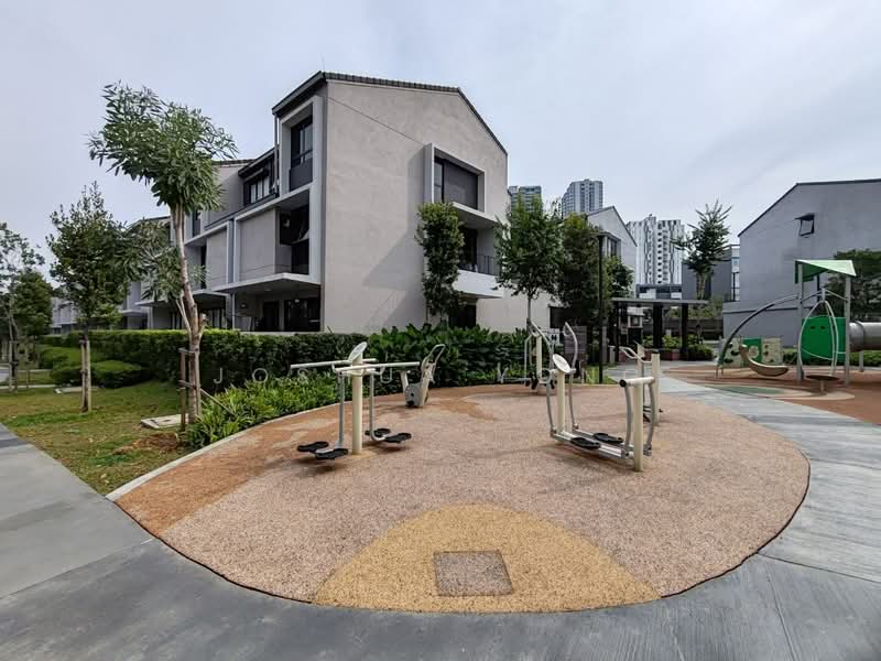 3-storey Terraced House for Sale in Taman Bukit Serdang (Seri Kembangan) - Joshua Yong - Exterior - PropertyGuru.com.my