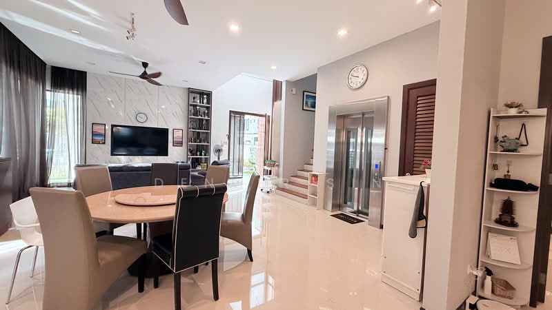 Rumah Berkembar untuk Dijual di Ampang (Selangor) - Denver Sin - Living Room - PropertyGuru.com.my
