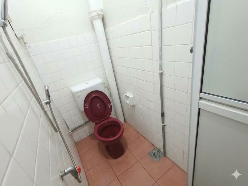 2-storey Terraced House for Sale in Taman Pelangi (Johor Bahru) - Sky Tan - Bathroom - PropertyGuru.com.my
