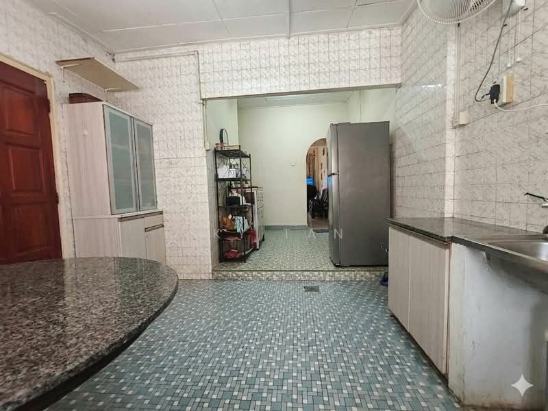 2-storey Terraced House for Sale in Taman Pelangi (Johor Bahru) - Sky Tan - Kitchen - PropertyGuru.com.my
