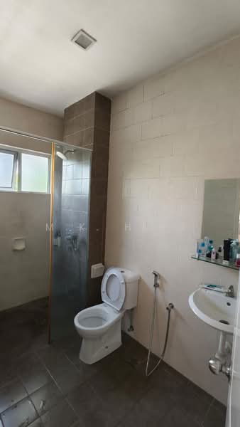 Link Bungalow for Sale in Bandar Botanic (Klang) - M.K. Heng - Bathroom - PropertyGuru.com.my