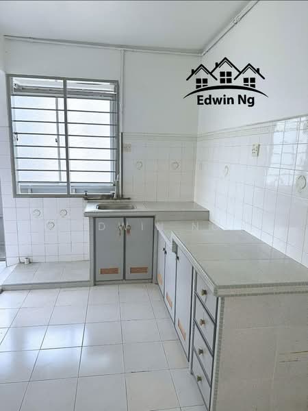 Rumah Flat untuk Dijual di Taman Lip Sin Block 1, 3 & 5 - Edwin Ng - Kitchen - PropertyGuru.com.my