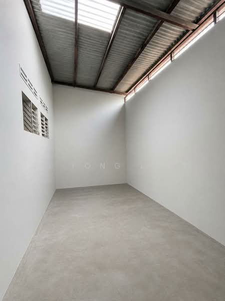 Shop for Rent in Ulu Tiram (Johor) - Au Yong Lucy - Interior - PropertyGuru.com.my