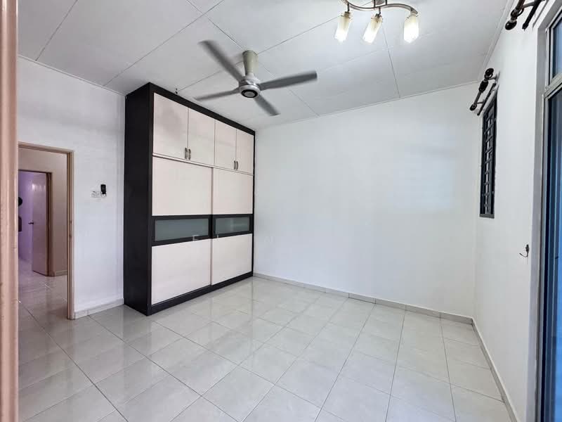 2-storey Terraced House for Sale in Bandar Jaya Putra (Johor Bahru) - Finn Aw - Bedroom - PropertyGuru.com.my