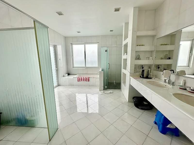 Bungalow House for Sale in Tropican Indah Resort (Tropicana) - Vincent Liaw - Bathroom - PropertyGuru.com.my