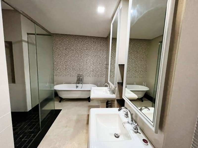Kondominium untuk Disewa di Quayside Seafront Resort Condominiums - Jeffrey Chan - Bathroom - PropertyGuru.com.my