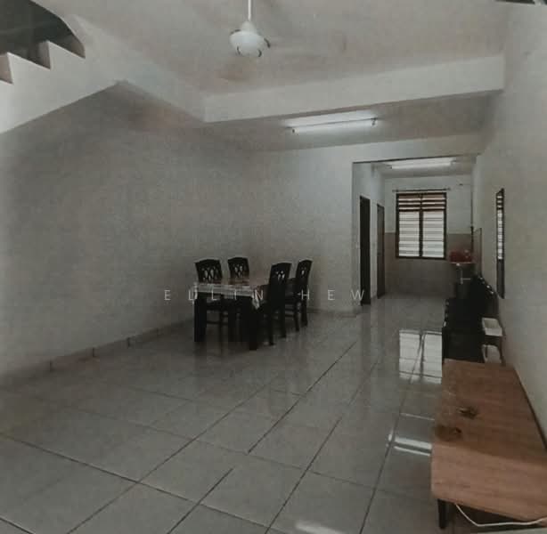 2-storey Terraced House for Rent in Taman Lagenda Putra (Kulai) - Ellin Hew - Dining Room - PropertyGuru.com.my