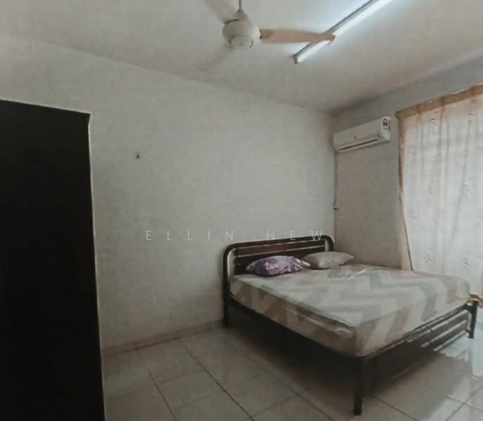 2-storey Terraced House for Rent in Taman Lagenda Putra (Kulai) - Ellin Hew - Bedroom - PropertyGuru.com.my