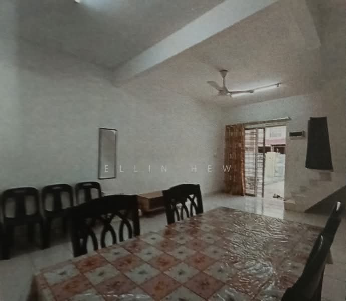 2-storey Terraced House for Rent in Taman Lagenda Putra (Kulai) - Ellin Hew - Living Room - PropertyGuru.com.my