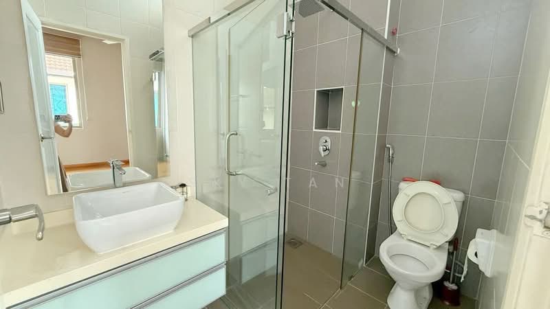Semi-Detached House for Rent in Taman Mount Austin (Tebrau) - Sky Tan - Bathroom - PropertyGuru.com.my