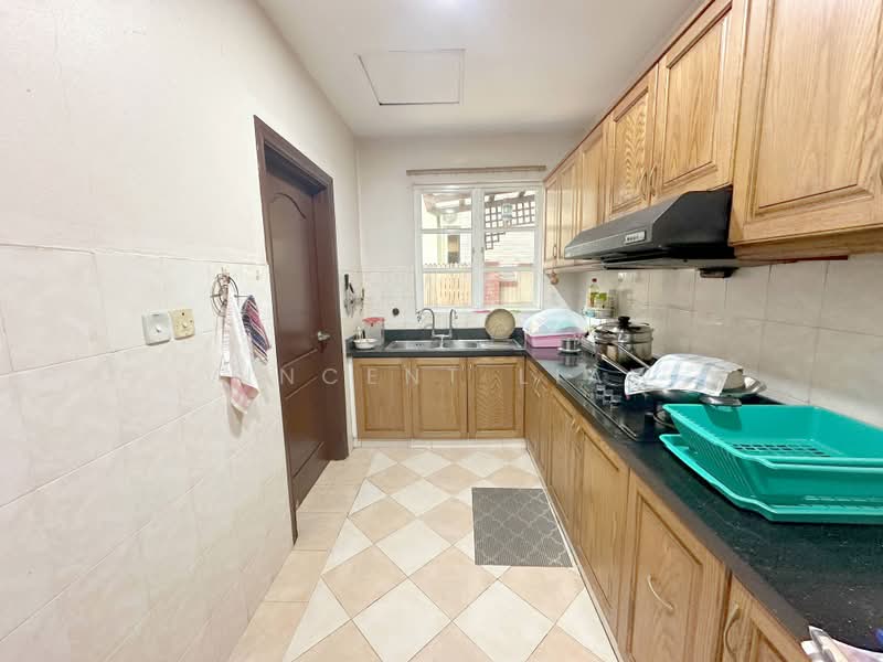 Rumah Berkembar untuk Dijual di Tropicana Golf & Country Resort (Tropicana) - Vincent Liaw - Kitchen - PropertyGuru.com.my