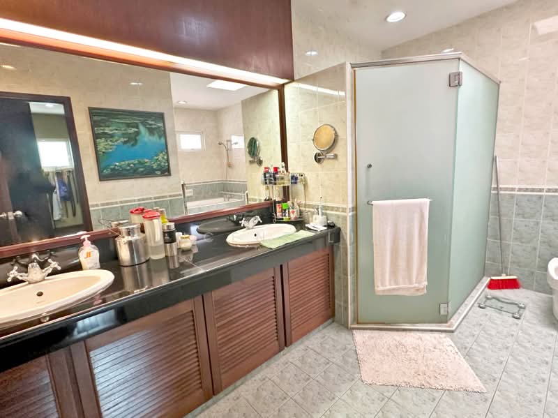 Rumah Berkembar untuk Dijual di Tropicana Golf & Country Resort (Tropicana) - Vincent Liaw - Bathroom - PropertyGuru.com.my
