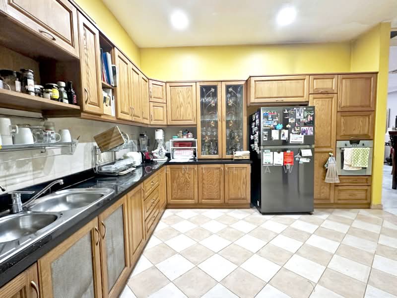 Rumah Berkembar untuk Dijual di Tropicana Golf & Country Resort (Tropicana) - Vincent Liaw - Kitchen - PropertyGuru.com.my