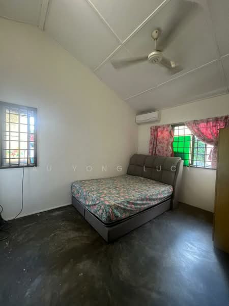 2-storey Terraced House for Rent in Taman Desa Cemerlang (Ulu Tiram) - Au Yong Lucy - Bedroom - PropertyGuru.com.my