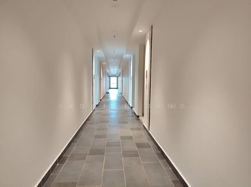 Shop / Office for Sale in Kota Damansara (Selangor) - Adrian Goh - Corridor - PropertyGuru.com.my