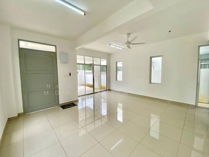Semi-Detached House for Sale in Seksyen U15 (Shah Alam) - Noor Hidayah Mohamad Noor - Living Room - PropertyGuru.com.my