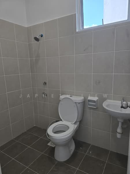 Pangsapuri untuk Disewa di Residensi Menggatal - Japheth Liew - Bathroom - PropertyGuru.com.my