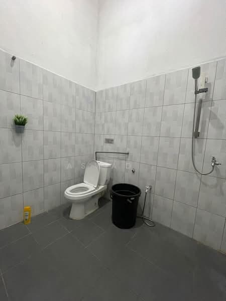 Rumah Teres 2 Tingkat untuk Dijual di Taman Sejati Indah (Sungai Petani) - Aswad . - Bathroom - PropertyGuru.com.my