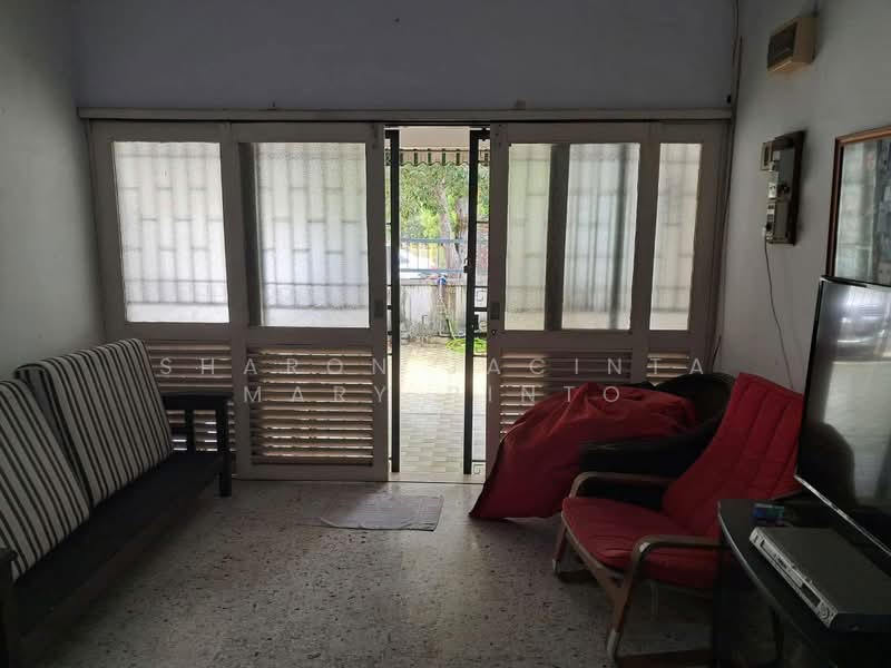 Rumah Teres untuk Dijual di Taman Chip Aik (Seremban) - Sharon Jacinta Mary Pinto - Living Room - PropertyGuru.com.my