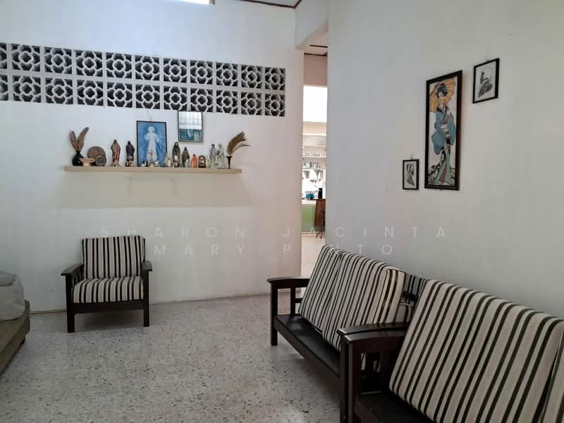 Rumah Teres untuk Dijual di Taman Chip Aik (Seremban) - Sharon Jacinta Mary Pinto - Living Room - PropertyGuru.com.my