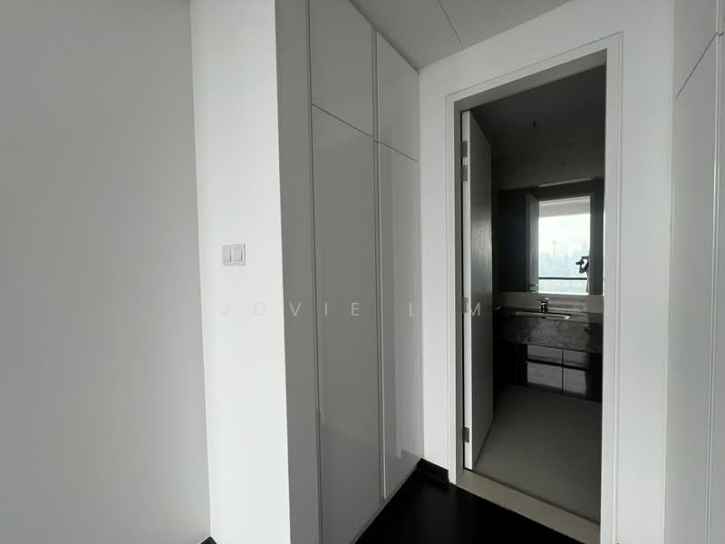 Servis Apartment untuk Disewa di Pavilion Damansara Heights, Windsor Suites - Jovie Lim - Bathroom - PropertyGuru.com.my