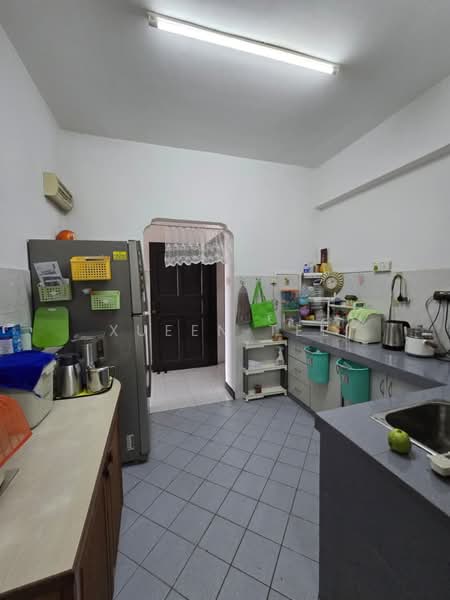 Pangsapuri untuk Dijual di Permas Ville Apartment - Xueen Tee - Kitchen - PropertyGuru.com.my
