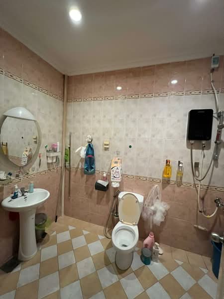 2-storey Terraced House for Rent in Taman Wangsa Permai (Kepong) - Yen Ching - Bathroom - PropertyGuru.com.my