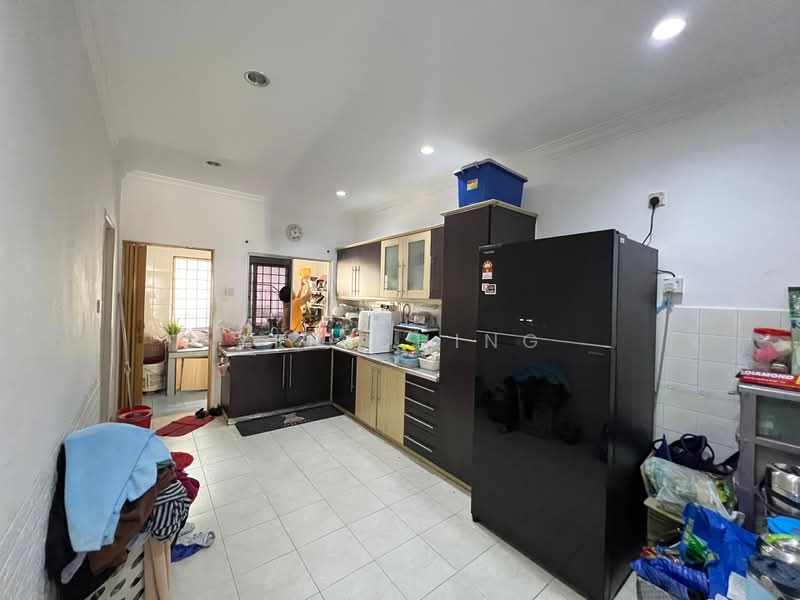 2-storey Terraced House for Rent in Taman Wangsa Permai (Kepong) - Yen Ching - Kitchen - PropertyGuru.com.my