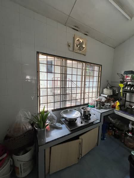 2-storey Terraced House for Rent in Taman Wangsa Permai (Kepong) - Yen Ching - Kitchen - PropertyGuru.com.my