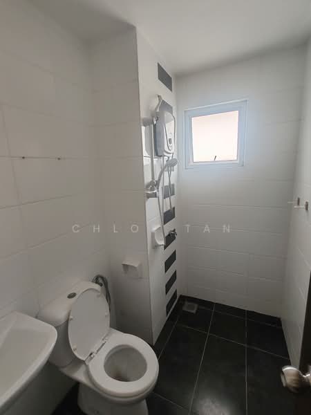 Kondominium untuk Disewa di Lagoon Suites - Chloe Tan - Bathroom - PropertyGuru.com.my