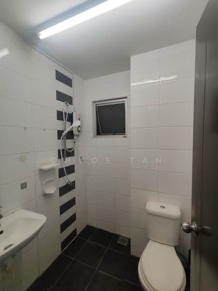 Kondominium untuk Disewa di Lagoon Suites - Chloe Tan - Bathroom - PropertyGuru.com.my