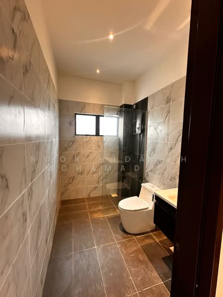 2-storey Terraced House for Sale in Sungai Buloh (Selangor) - Noor Hidayah Mohamad Noor - Bathroom - PropertyGuru.com.my