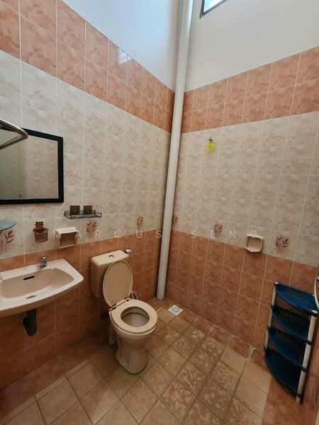 Rumah Teres 2 Tingkat untuk Dijual di Taman Desa Tambun (Tambun) - Marcus Seng - Bathroom - PropertyGuru.com.my