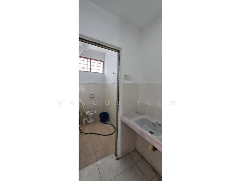 Rumah Teres 2 Tingkat untuk Dijual di Taman Jayamas (Seremban) - Marcus Yeow - Bathroom - PropertyGuru.com.my