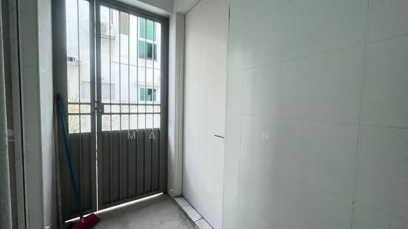 Semi-Detached House for Sale in Taman Nadayu 92 (Kajang) - May Chan - Entrance - PropertyGuru.com.my